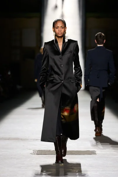 Look 4